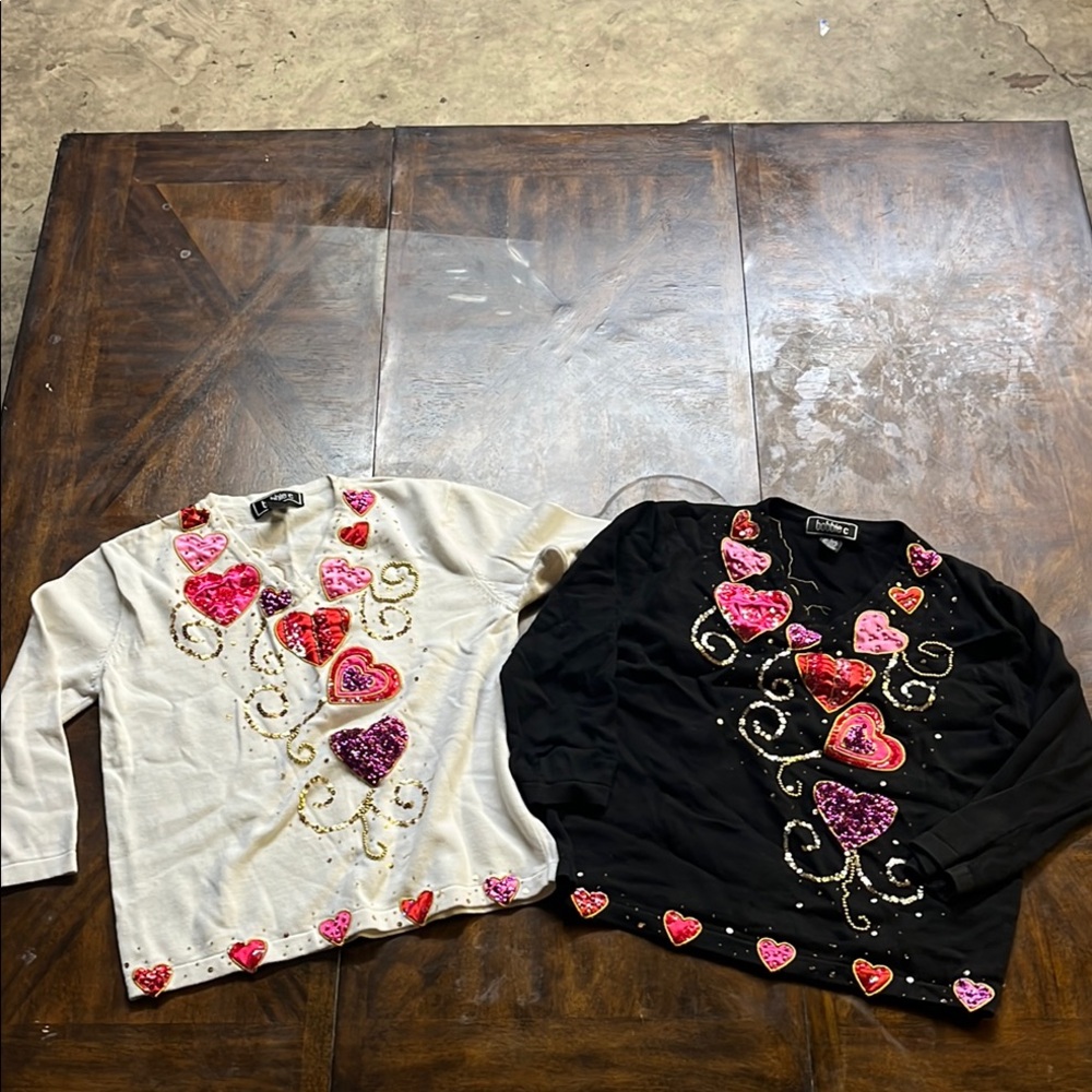 Embellished Heart V-Neck Sweater - Black and White